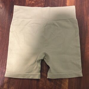 Women's green Ribbed Shorts